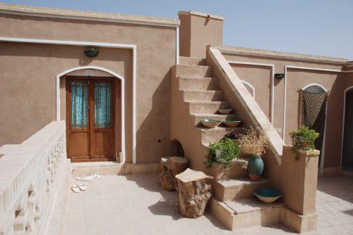 kheshtomah guest house , home stay in ardakan yazd
خانه تاریخی خشت و ماه در شهر اردکان یزد